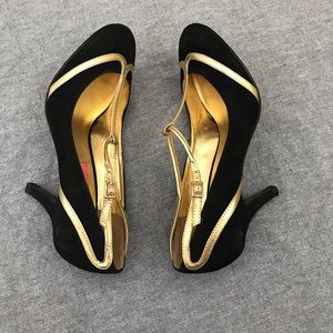 Betsy Johnson leather black/gold t-strap heels